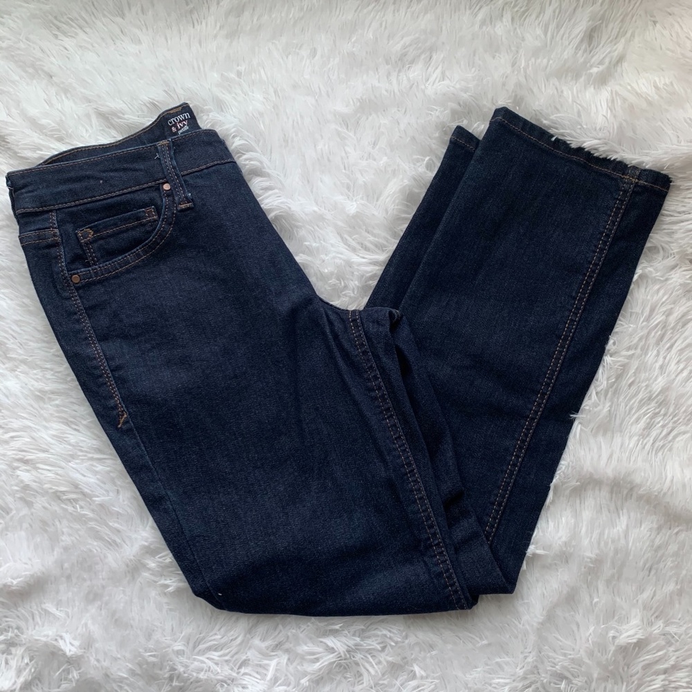 Women's Crown and Ivy Straight Petite Jeans